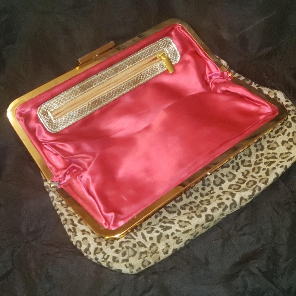 Leopard print clutch - Picture 3 of 3